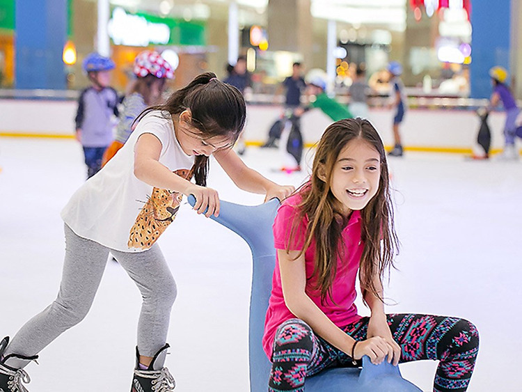 Vé trượt băng dành cho người lớn, trẻ em tại Sân trượt băng Vincom