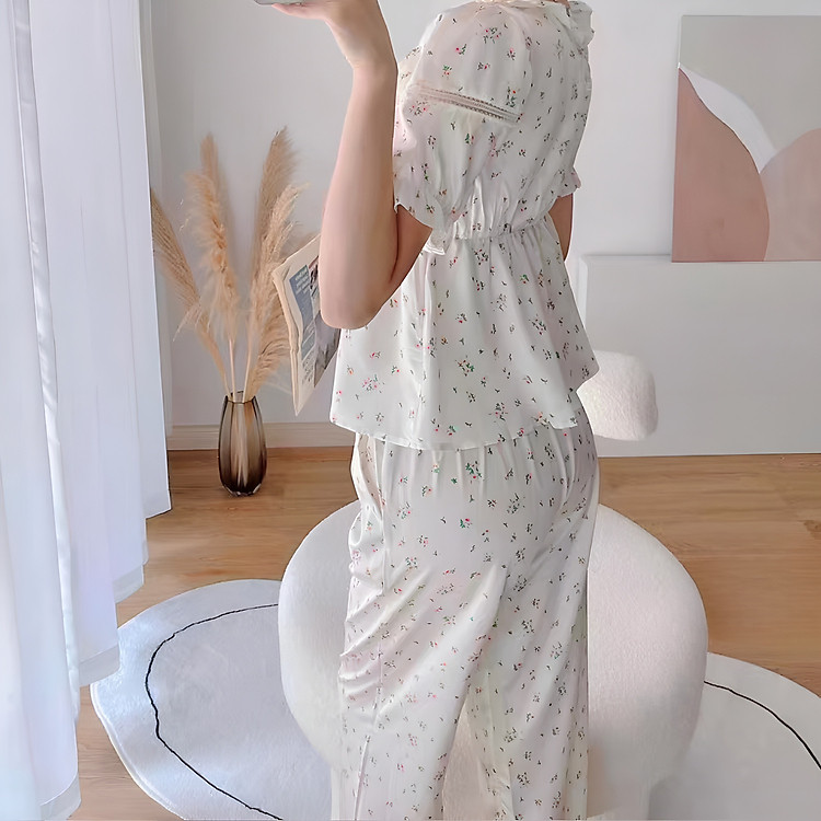 Bộ Đồ Ngủ Hoa Nhí Đáng Yêu