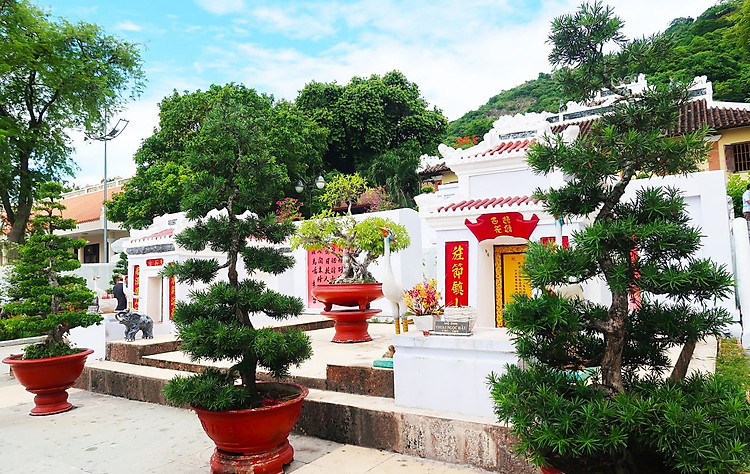 Lăng thoại Ngọc Hầu - tour miền Tây 3 ngày 2 đêm