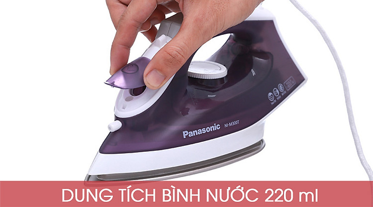 Dung tích bình nước lớn - Bàn ủi hơi nước Panasonic NI-M300TVRA