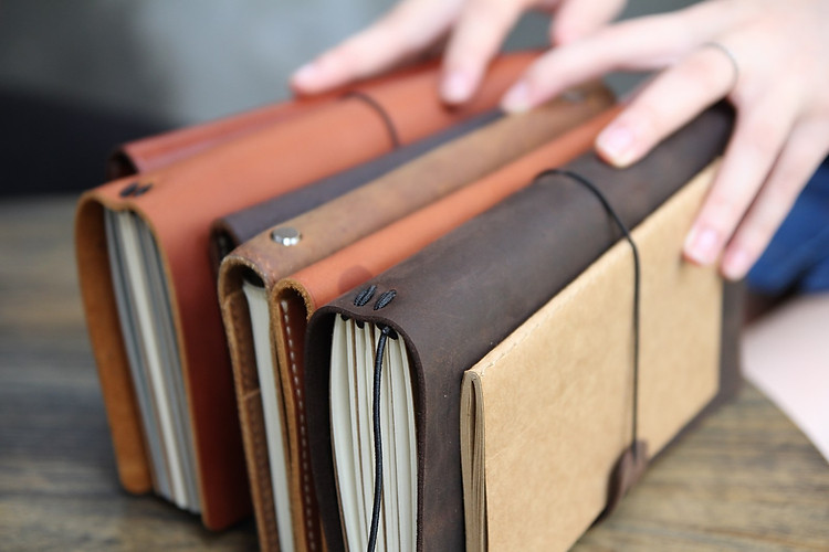 Sổ bìa da Midori Journal Notebook - Quà tặng sổ da đơn giản mà ý nghĩa.