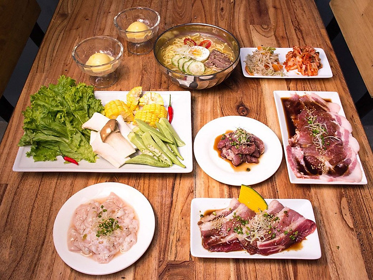 Thịt nướng Butasama Japanese BBQ được kết hợp cùng nhiều loại sốt đậm đà