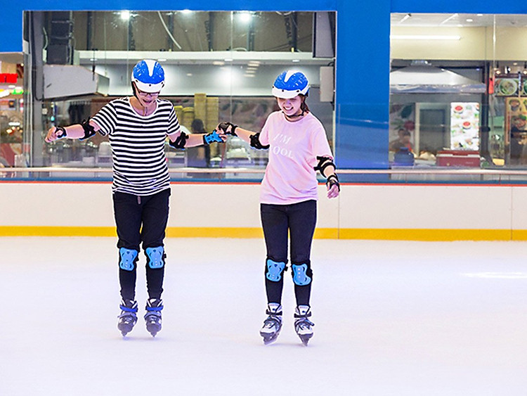 Vé trượt băng dành cho người lớn, trẻ em tại Sân trượt băng Vincom