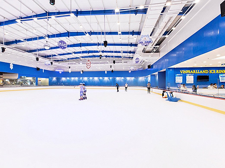 Vé trượt băng dành cho người lớn, trẻ em tại Sân trượt băng Vincom