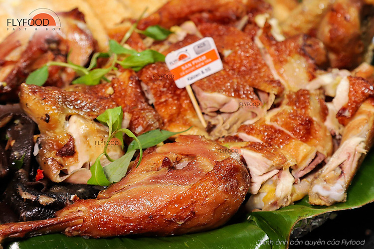 Gà quay bó xôi đậu xanh