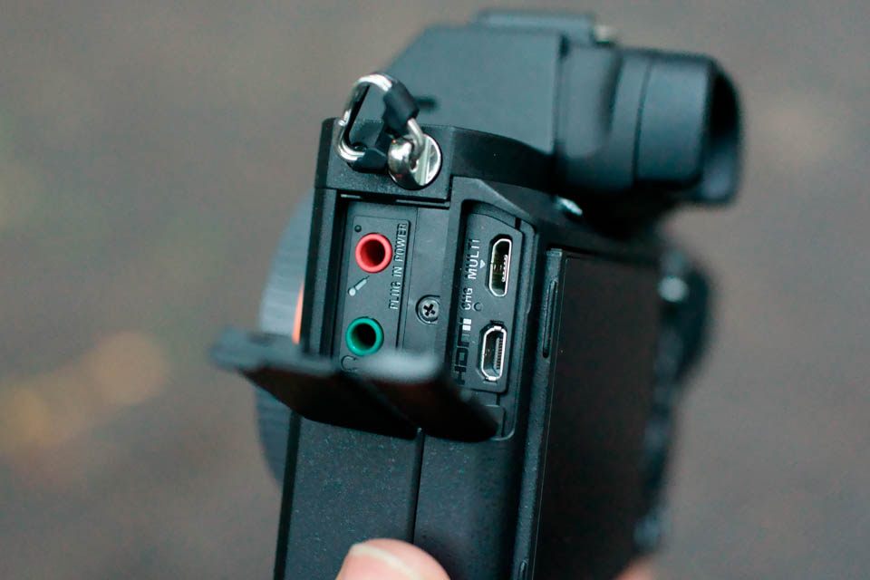 Máy ảnh Sony Alpha A7 mark II (ILCE-7M2) Body