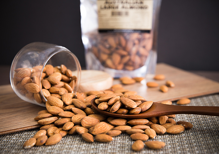 Hạt Hạnh Nhân Royal Nut Company Không Vỏ