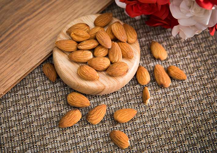 Hạt Hạnh Nhân Royal Nut Company Không Vỏ