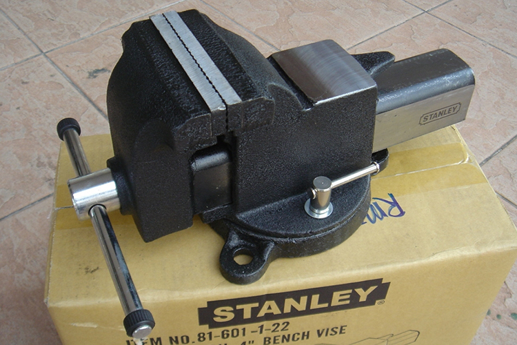 Ê Tô 4in Có Mâm Xoay Stanley 81-601