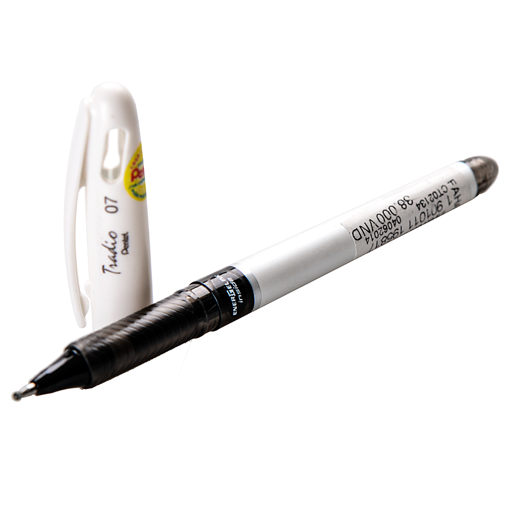 Bút Gel Pentel ENERGEL TRADIO 0.7mm (Vỏ Trắng) - BL117W