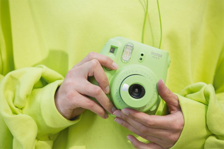 Máy Ảnh Selfie Lấy Liền Fujifilm Instax Mini 9 - Lime Green - Hàng Chính Hãng