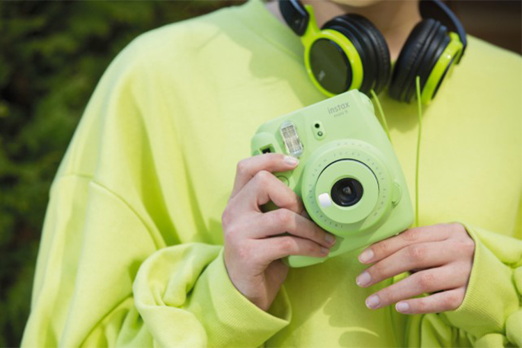 Máy Ảnh Selfie Lấy Liền Fujifilm Instax Mini 9 - Lime Green - Hàng Chính Hãng