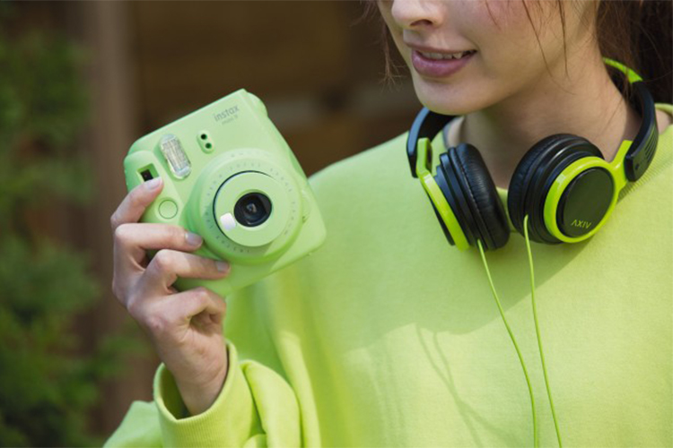 Máy Ảnh Selfie Lấy Liền Fujifilm Instax Mini 9 - Lime Green - Hàng Chính Hãng