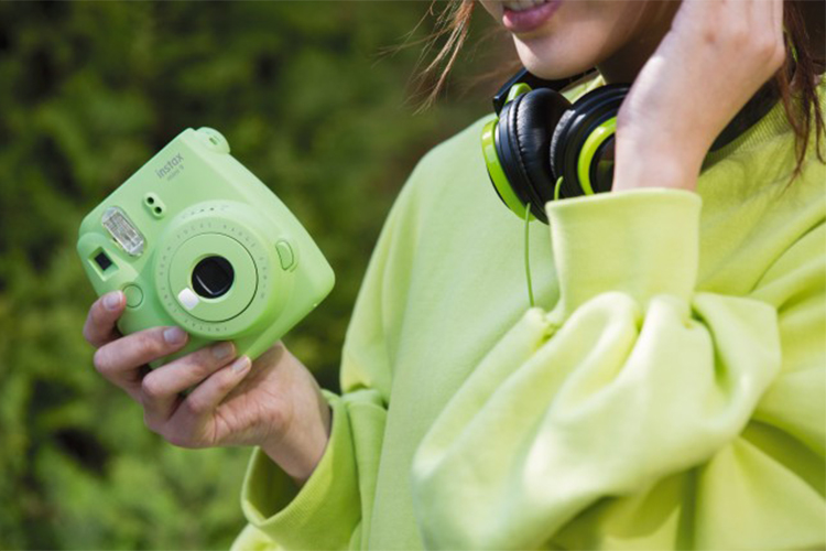 Máy Ảnh Selfie Lấy Liền Fujifilm Instax Mini 9 - Lime Green - Hàng Chính Hãng