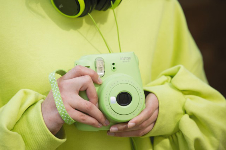 Máy Ảnh Selfie Lấy Liền Fujifilm Instax Mini 9 - Lime Green - Hàng Chính Hãng