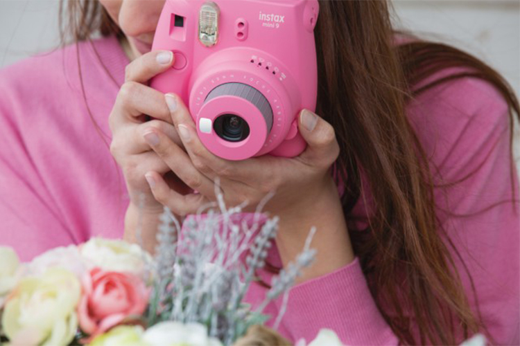 Máy Ảnh Selfie Lấy Liền Fujifilm Instax Mini 9 - Flamingo Pink - Hàng Chính Hãng