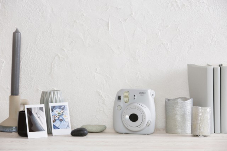 Máy Ảnh Selfie Lấy Liền Fujifilm Instax Mini 9 - Smoky White - Hàng Chính Hãng