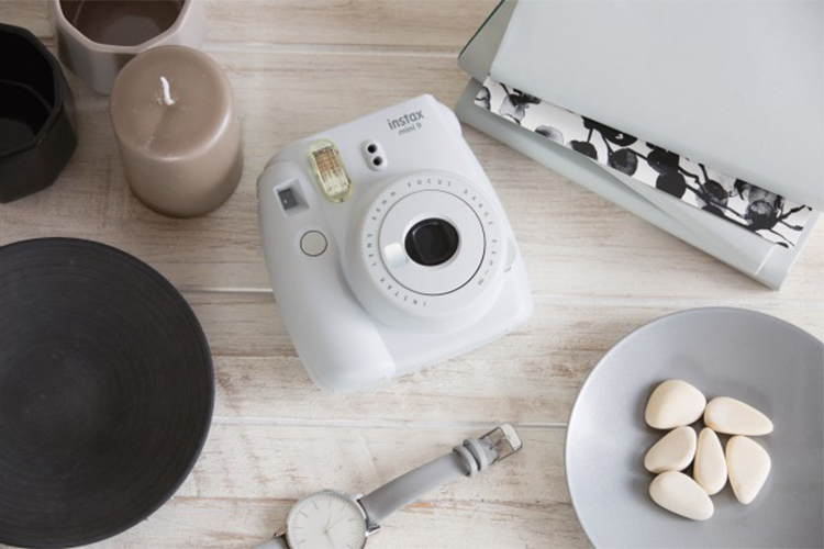 Máy Ảnh Selfie Lấy Liền Fujifilm Instax Mini 9 - Smoky White - Hàng Chính Hãng