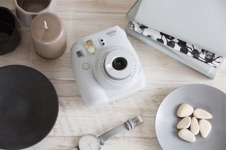 Máy Ảnh Selfie Lấy Liền Fujifilm Instax Mini 9 - Smoky White - Hàng Chính Hãng