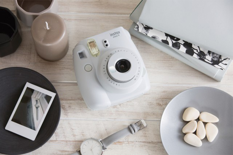 Máy Ảnh Selfie Lấy Liền Fujifilm Instax Mini 9 - Smoky White - Hàng Chính Hãng