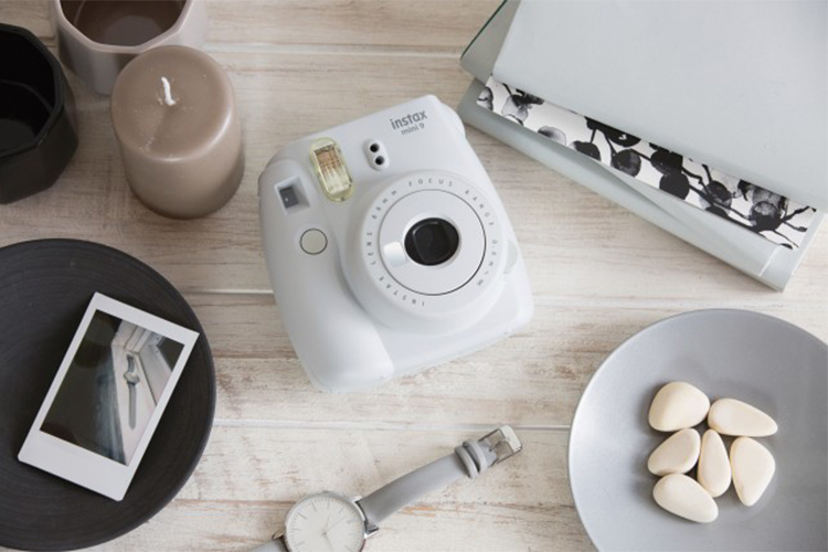 Máy Ảnh Selfie Lấy Liền Fujifilm Instax Mini 9 - Smoky White - Hàng Chính Hãng