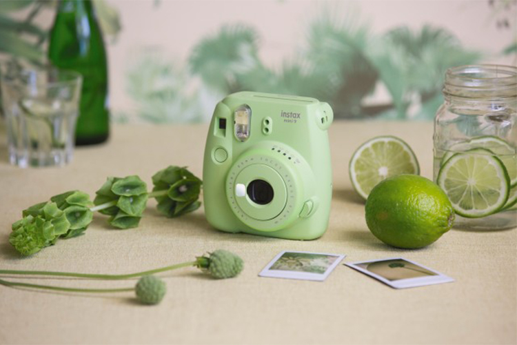 Máy Ảnh Selfie Lấy Liền Fujifilm Instax Mini 9 - Lime Green - Hàng Chính Hãng