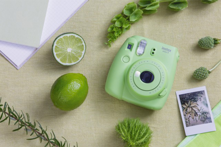 Máy Ảnh Selfie Lấy Liền Fujifilm Instax Mini 9 - Lime Green - Hàng Chính Hãng