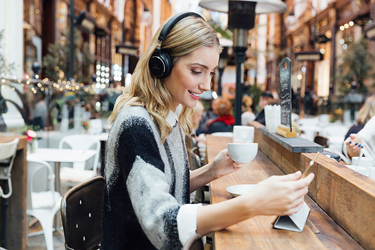 Tai nghe chụp tai Audio-Technica ATH-SR5