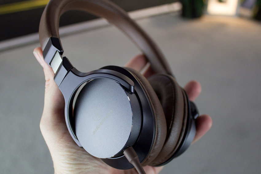 Tai nghe chụp tai Audio-Technica ATH-SR5