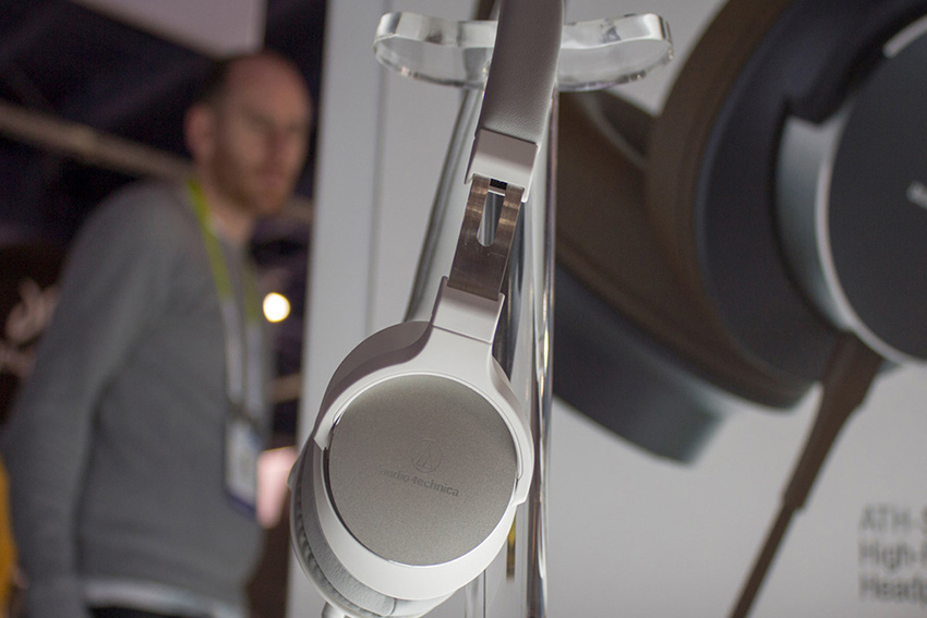 Tai nghe chụp tai Audio-Technica ATH-SR5