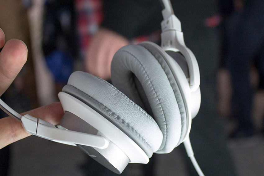 Tai nghe chụp tai Audio-Technica ATH-SR5