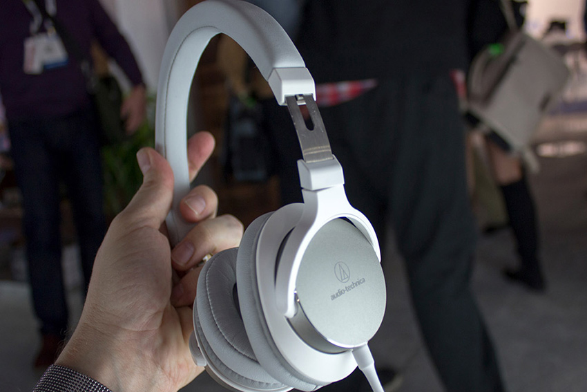 Tai nghe chụp tai Audio-Technica ATH-SR5