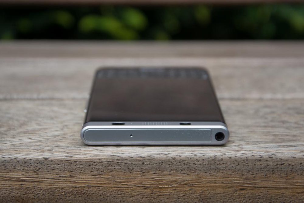 Điện Thoại BlackBerry KEYone (Silver) - Hàng Chính Hãng