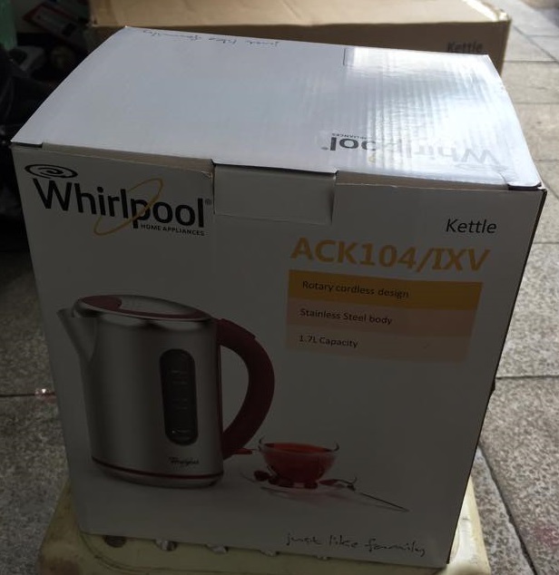 Bình Đun Whirlpool ACK104/IXV (1,7 lít)