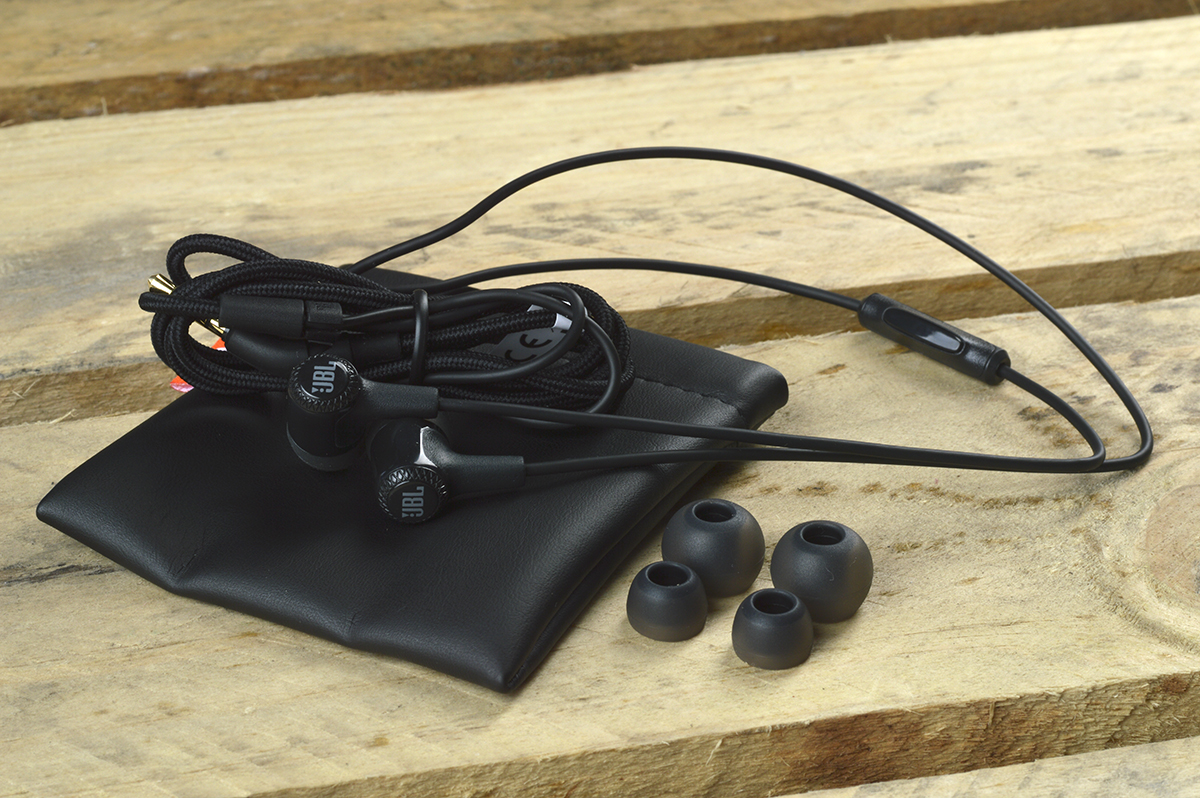 Tai nghe JBL E15