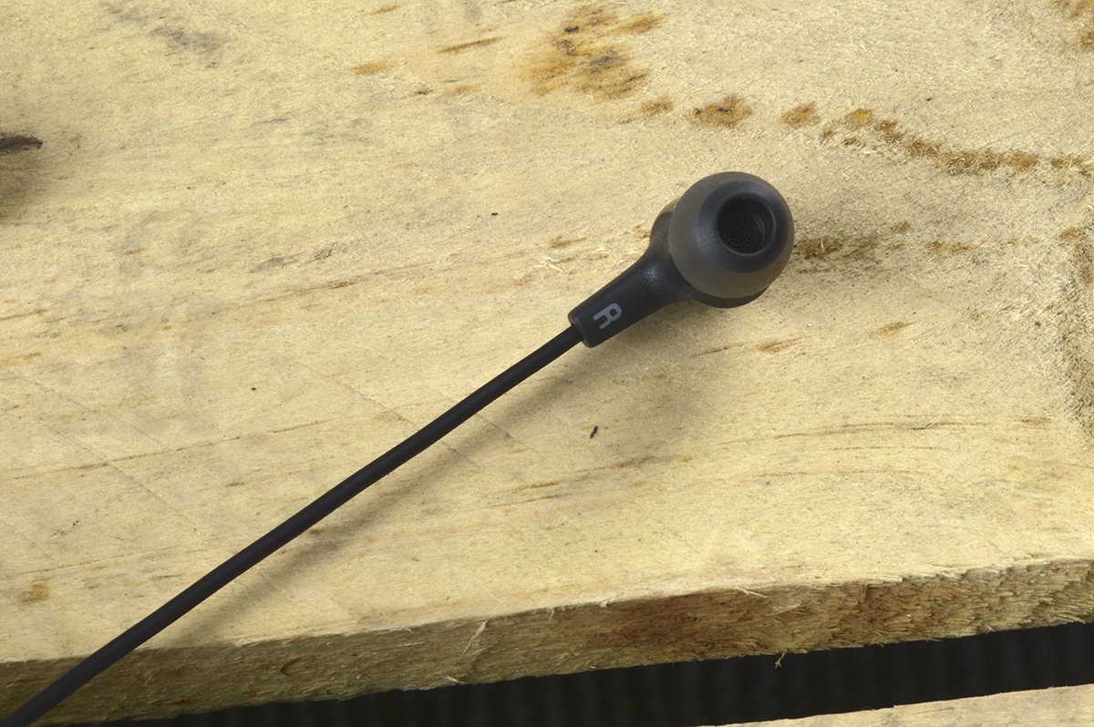 Tai nghe JBL E15