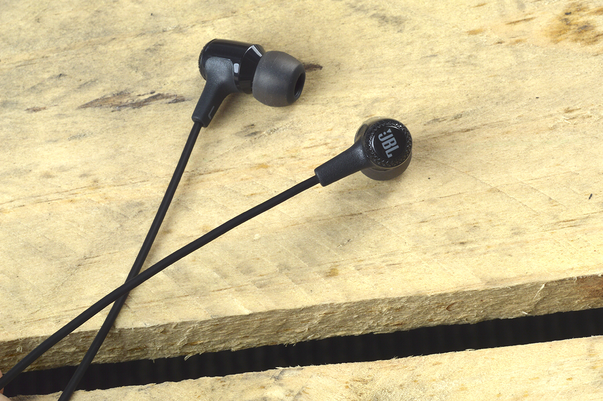 Tai nghe JBL E15