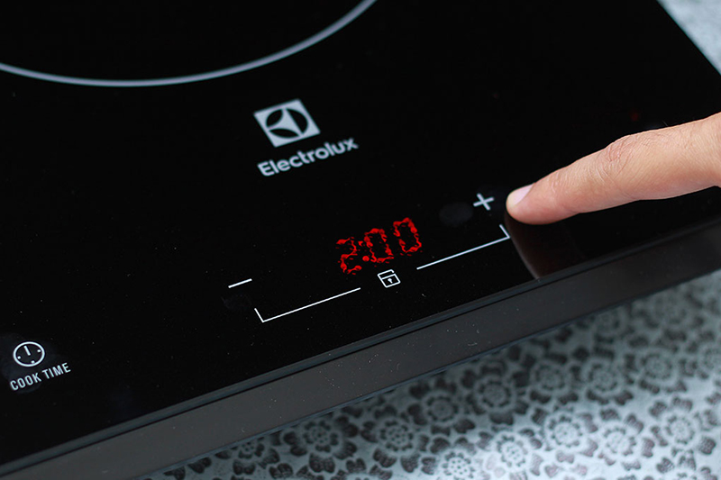 Bếp Điện Từ Electrolux ETD29KC - Đen - Hàng chính hãng