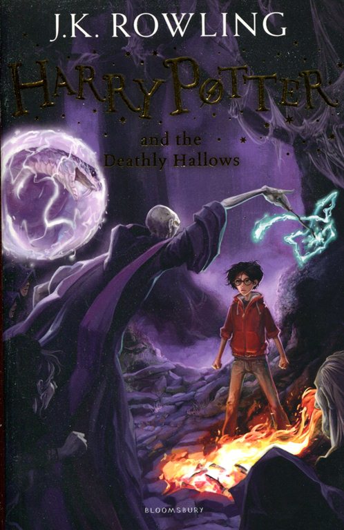 Harry Potter and The Deathly Hallows : Book 7 (Harry Potter và Bảo Bối Tử Thần) (Paperback) (English Book)