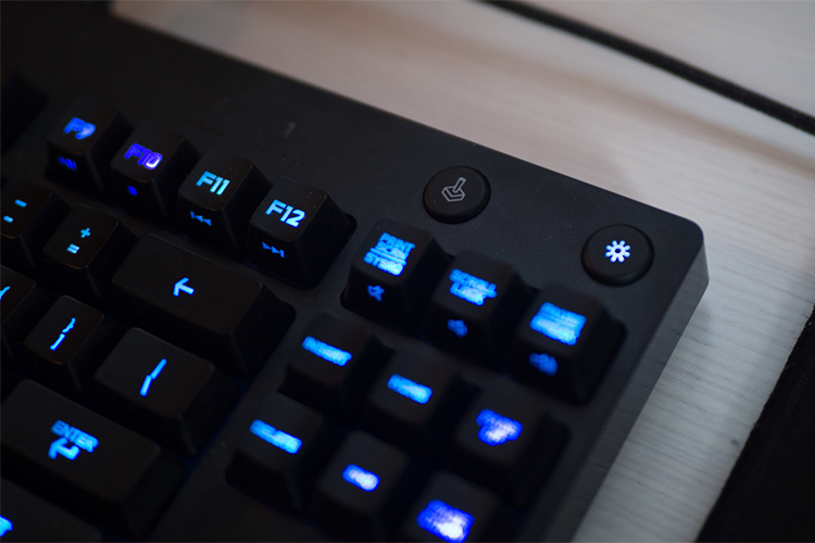 Bàn Phím Cơ Có Dây Logitech G Pro Gaming RGB Romer-G Switch Tenkeyless - Hàng Chính Hãng