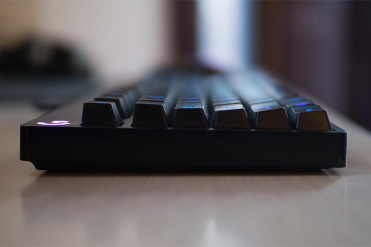 Bàn Phím Cơ Có Dây Logitech G Pro Gaming RGB Romer-G Switch Tenkeyless - Hàng Chính Hãng