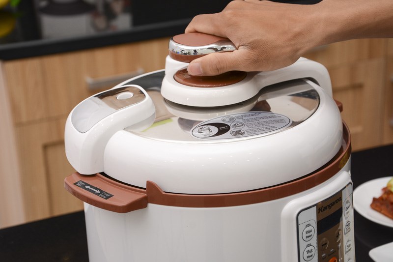 Nồi áp suất Kangaroo KG138 6L