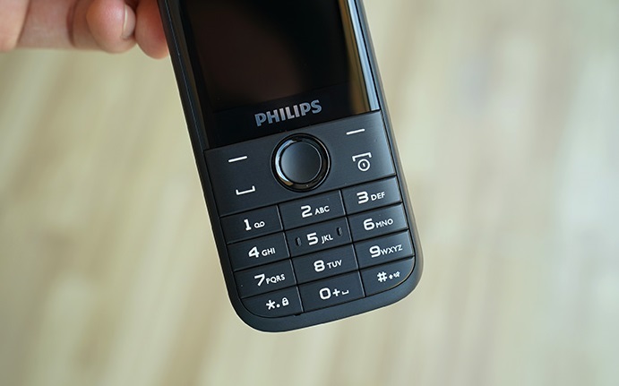 Филипс 580 телефон. Philips Xenium e160. Philips Xenium e218. Philips Xenium e335. Филипс e160 фонарик.