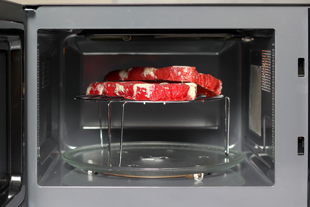 Lò vi sóng Electrolux EMM2318X 23L
