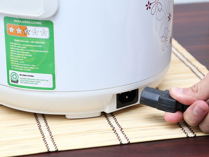 Nồi cơm điện Kangaroo KG18N