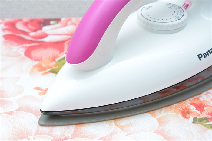 Bàn Ủi Khô Panasonic PABU-NI-317TVRA - Hàng chính hãng
