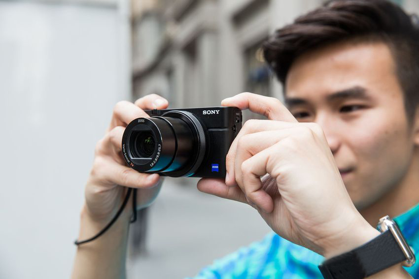 Máy ảnh Sony RX100 mark V