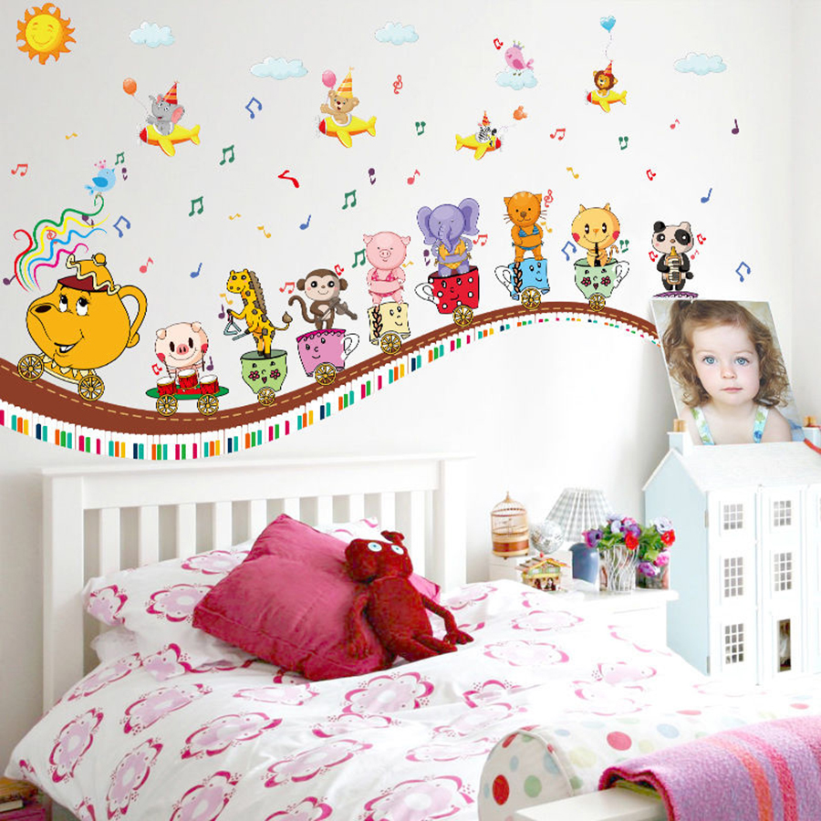 Decal Dán Tường Gia Đình Bộ Bình Ly Binbin EB172 (80 x 180 cm)