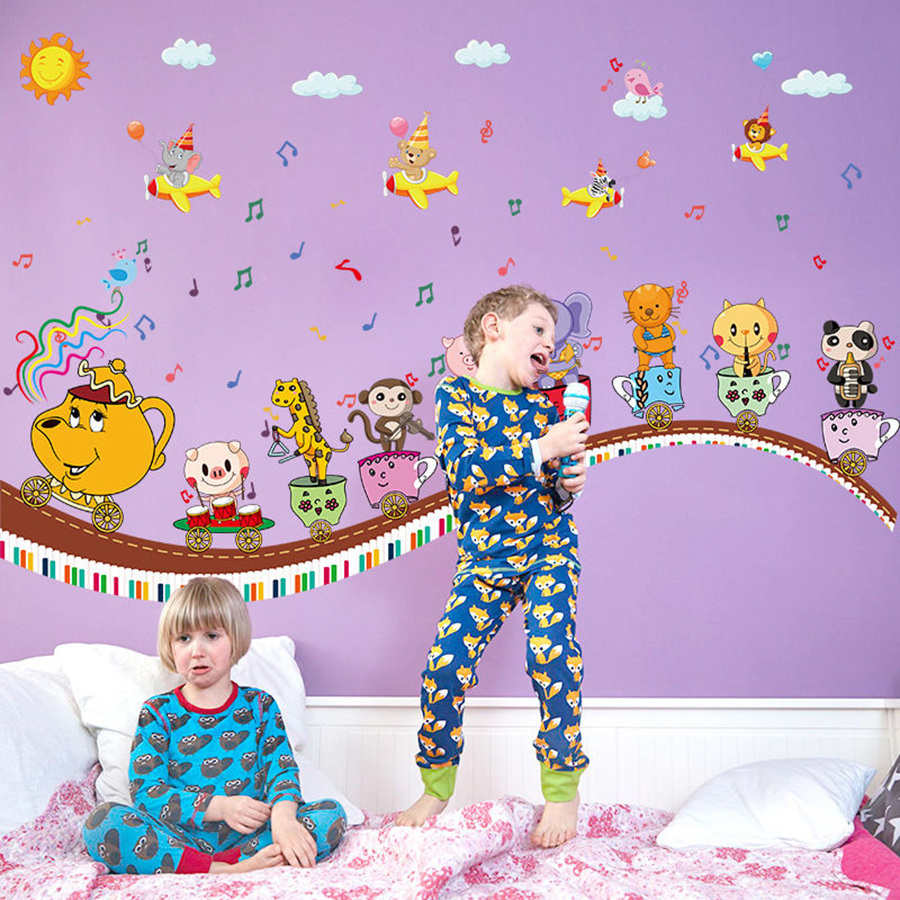 Decal Dán Tường Gia Đình Bộ Bình Ly Binbin EB172
