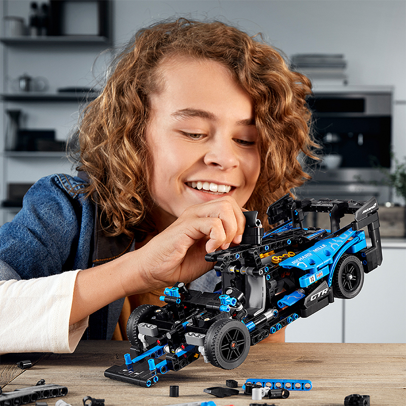 Đồ Chơi Lắp Ráp LEGO Technic Siêu Xe Mclaren Senna Gtr 42123 Cho Bé Trên 10 Tuổi